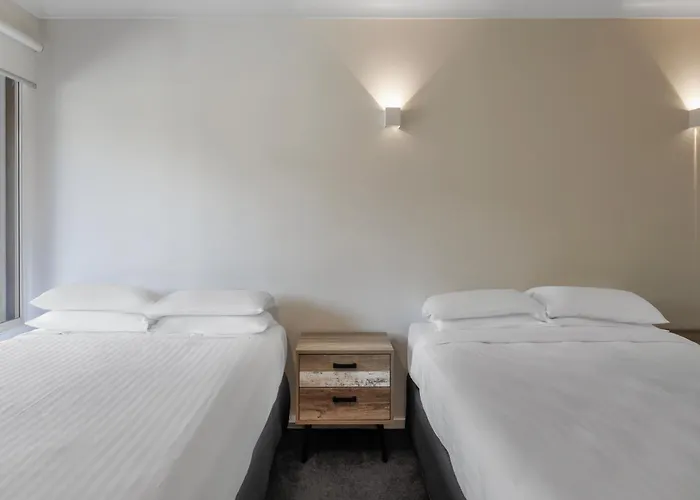 Elizabethan Lodge Melbourne